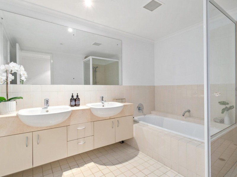 7/25 Haig Park Circle, East Perth WA 6004