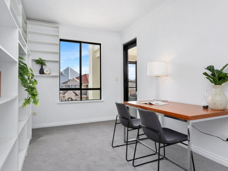 7/25 Haig Park Circle, East Perth WA 6004