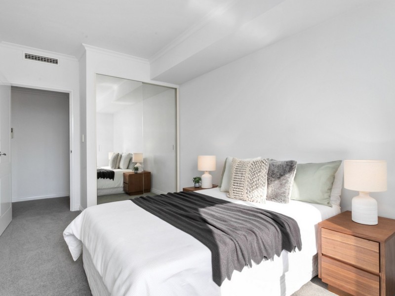 7/25 Haig Park Circle, East Perth WA 6004