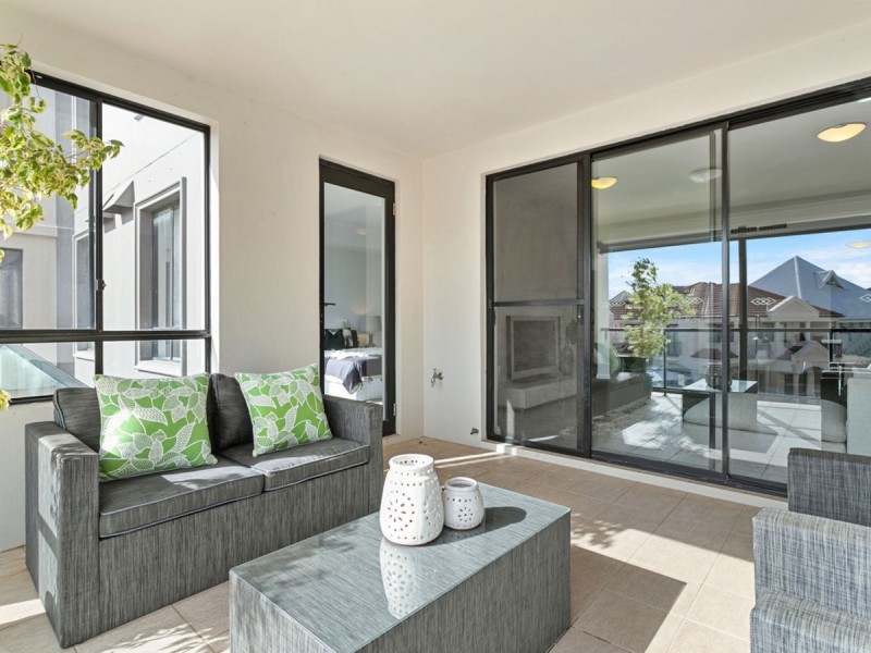 7/25 Haig Park Circle, East Perth WA 6004
