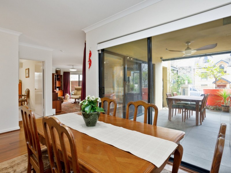 1/24 Constitution Street, East Perth WA 6004