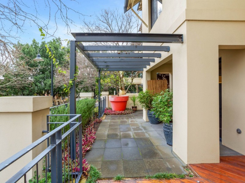 1/24 Constitution Street, East Perth WA 6004