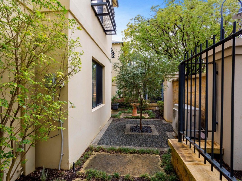 1/24 Constitution Street, East Perth WA 6004