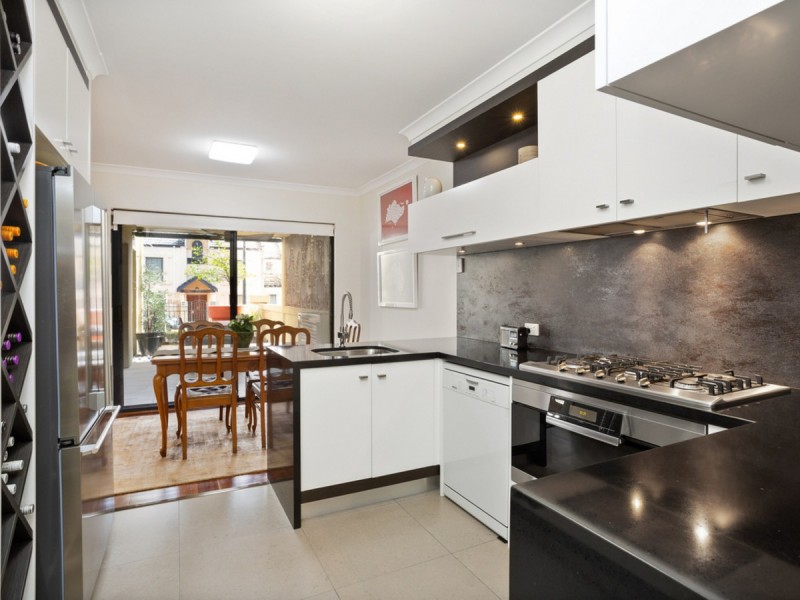 1/24 Constitution Street, East Perth WA 6004