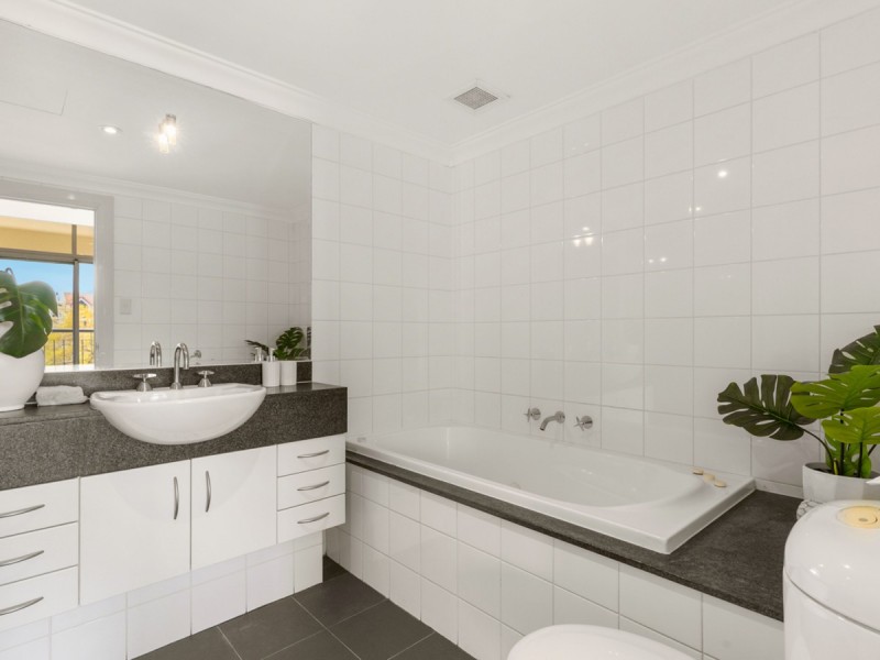 25/20 Royal Street, East Perth WA 6004