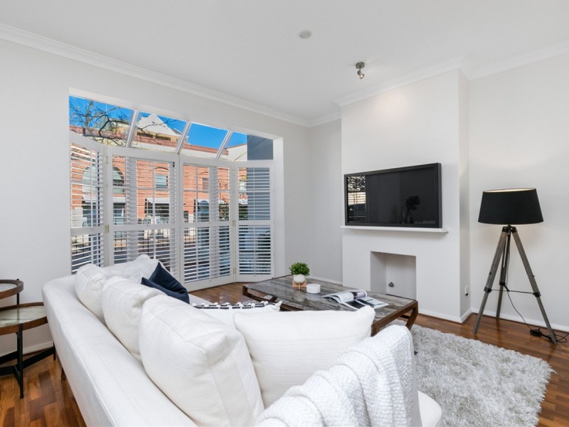 11 Little Shenton Lane, Northbridge WA 6003