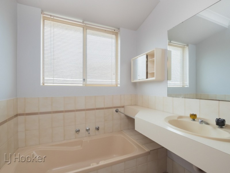 22 Redcliffe Street, East Cannington WA 6107