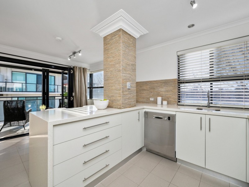 10/82 Royal Street, East Perth WA 6004