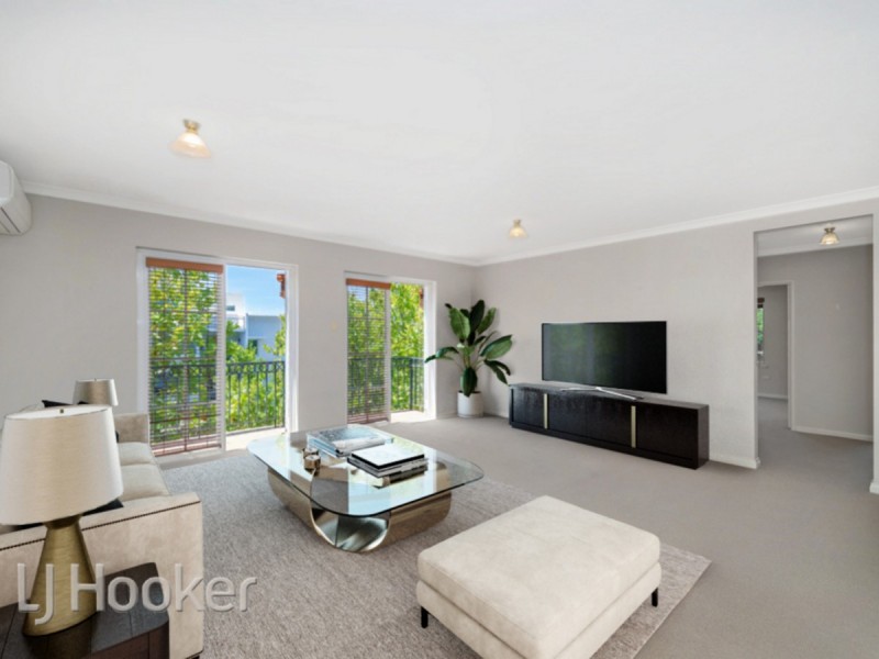 11/2 Henry Lawson Walk, East Perth WA 6004