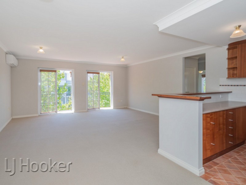 11/2 Henry Lawson Walk, East Perth WA 6004