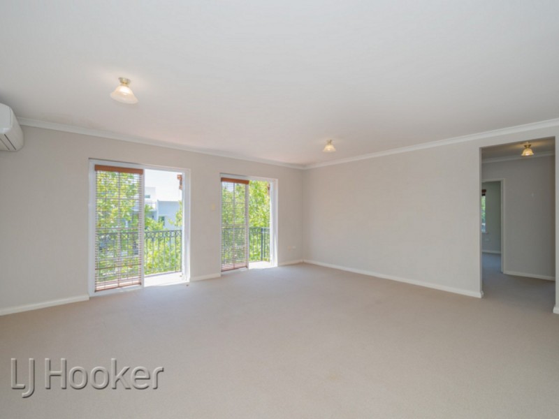 11/2 Henry Lawson Walk, East Perth WA 6004