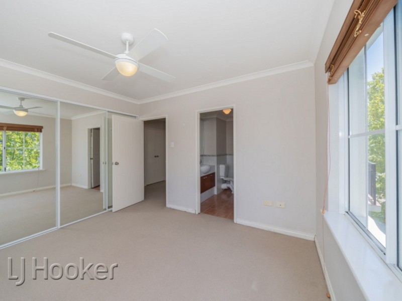 11/2 Henry Lawson Walk, East Perth WA 6004