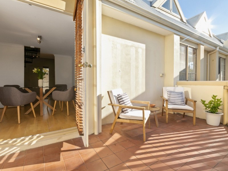 40/22 Nile Street, East Perth WA 6004