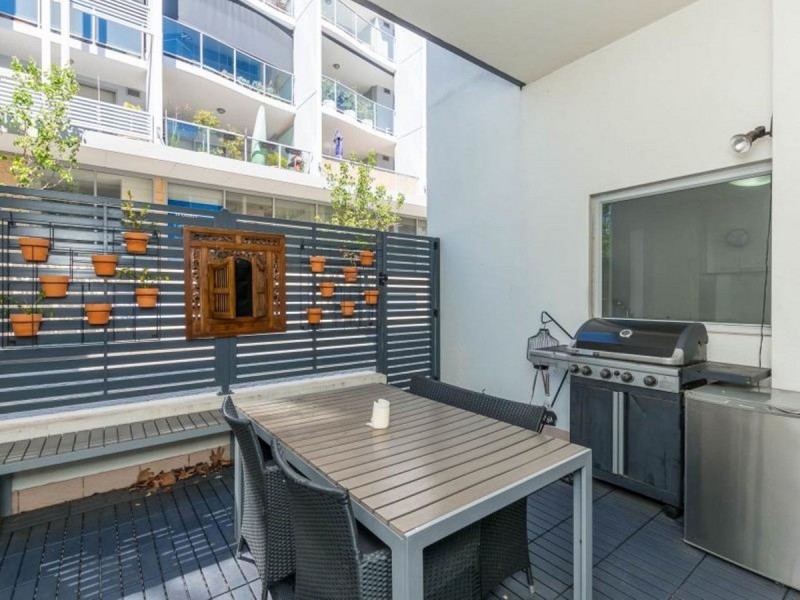 2/38 Fielder Street, East Perth WA 6004