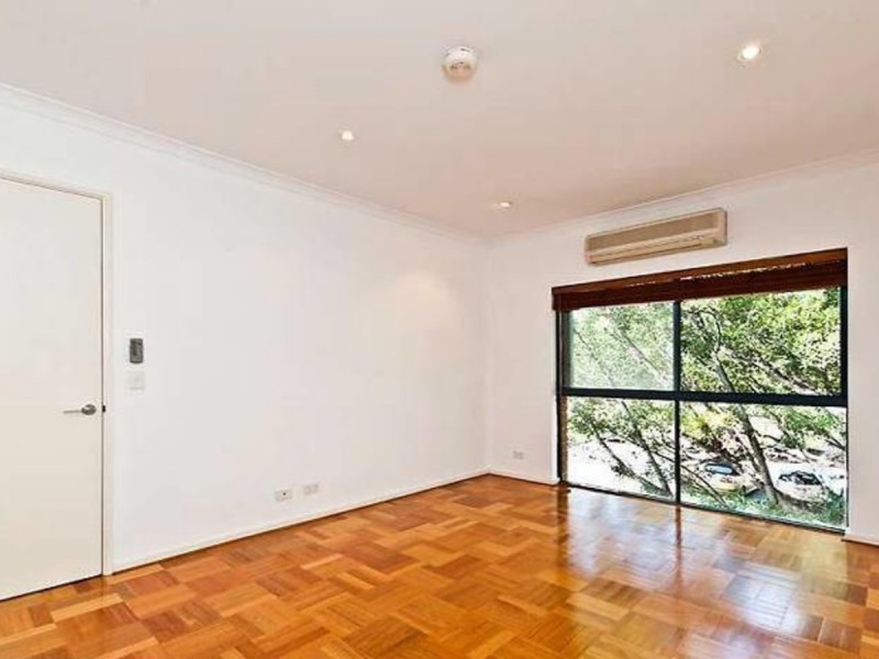 8/20 Saunders Street, East Perth WA 6004