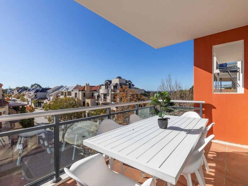 19/1 Henry Lawson Walk, East Perth WA 6004