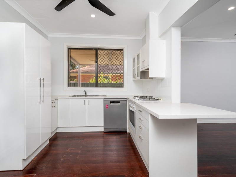 16 Crellin Way, Cloverdale WA 6105