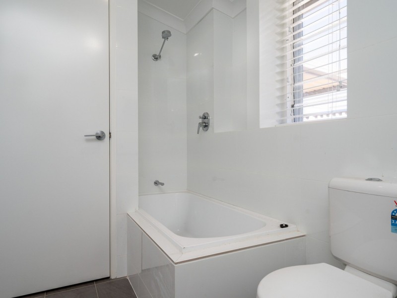 16 Crellin Way, Cloverdale WA 6105