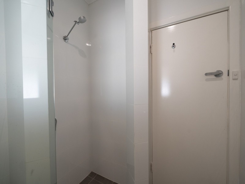 16 Crellin Way, Cloverdale WA 6105