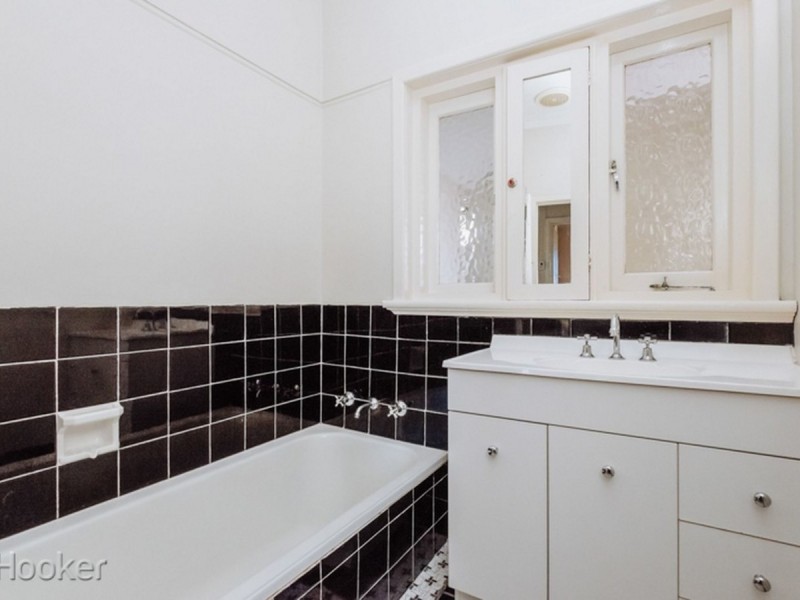 2/98 Whatley Crescent, Maylands WA 6051