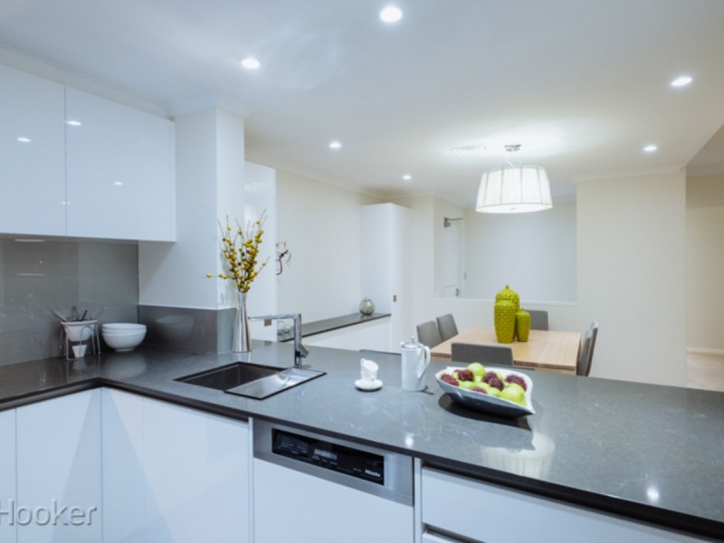 10/25 Haig Park Circle, East Perth WA 6004