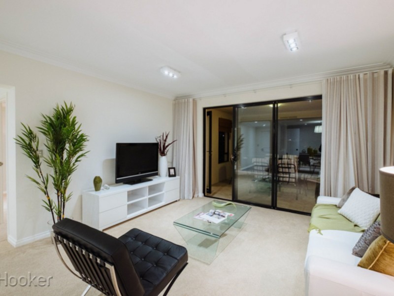10/25 Haig Park Circle, East Perth WA 6004