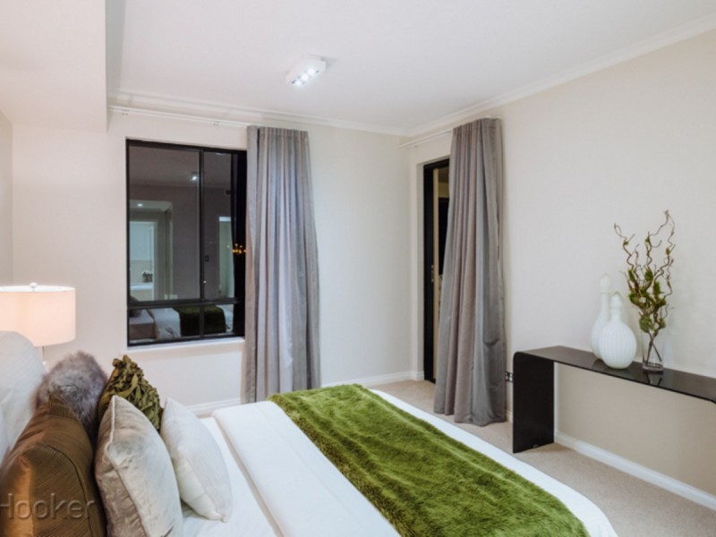 10/25 Haig Park Circle, East Perth WA 6004