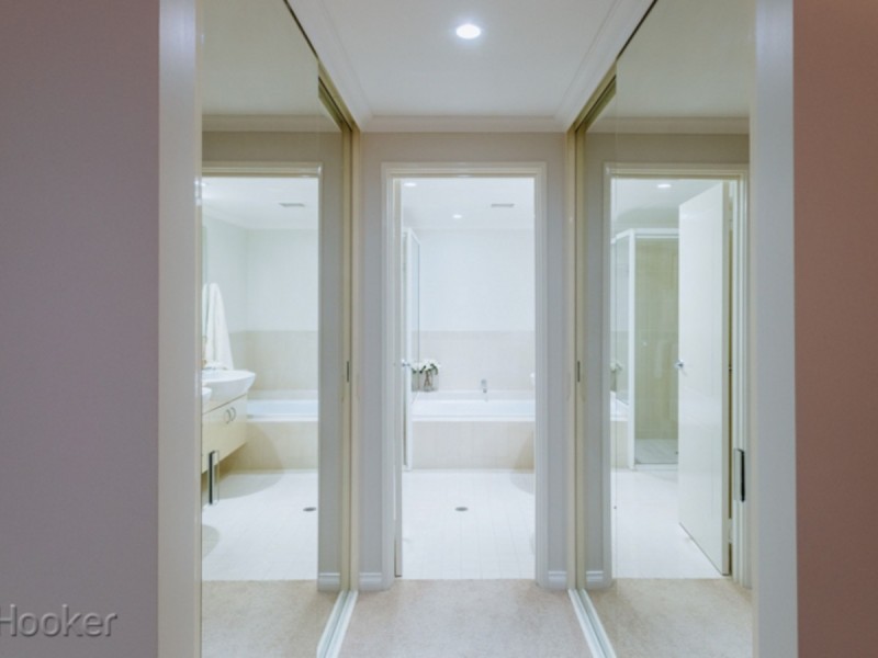 10/25 Haig Park Circle, East Perth WA 6004