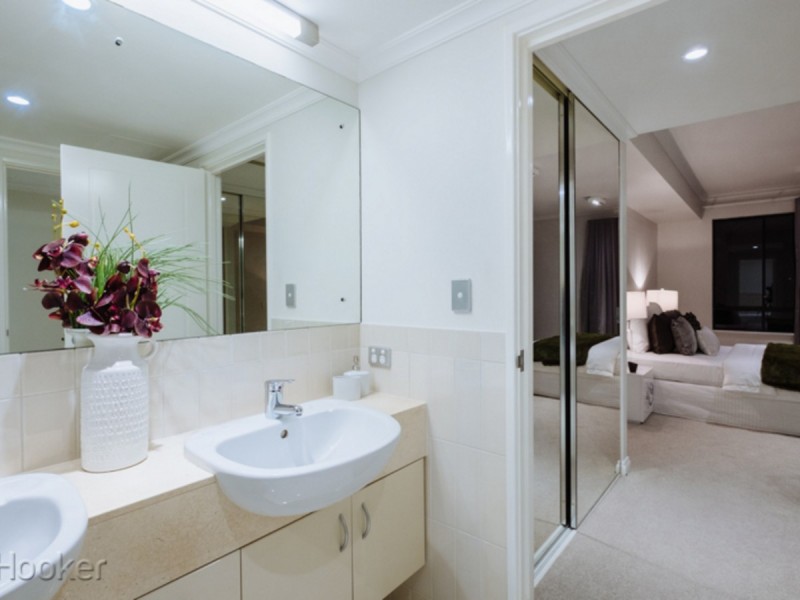 10/25 Haig Park Circle, East Perth WA 6004