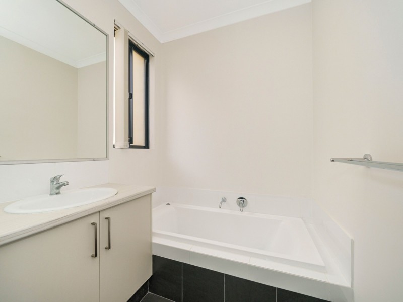 10d Smiths Avenue, Redcliffe WA 6104