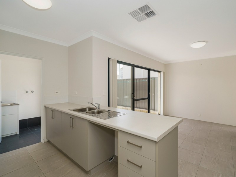 10d Smiths Avenue, Redcliffe WA 6104