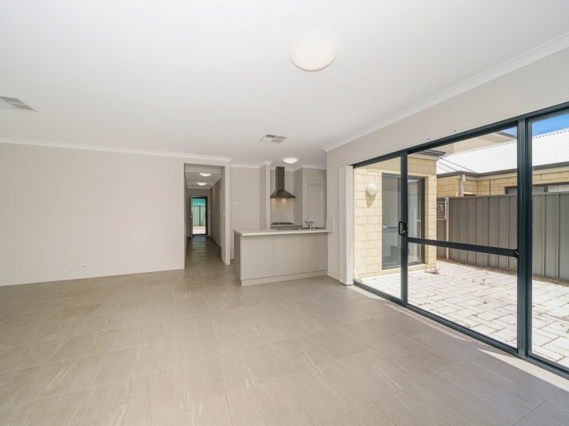 10d Smiths Avenue, Redcliffe WA 6104