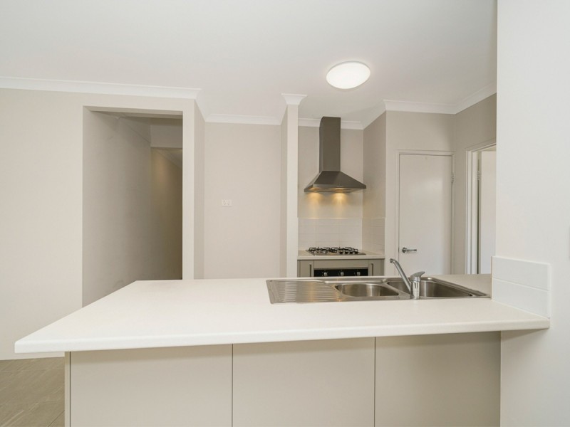 10d Smiths Avenue, Redcliffe WA 6104