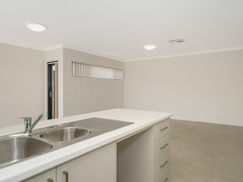 10d Smiths Avenue, Redcliffe WA 6104
