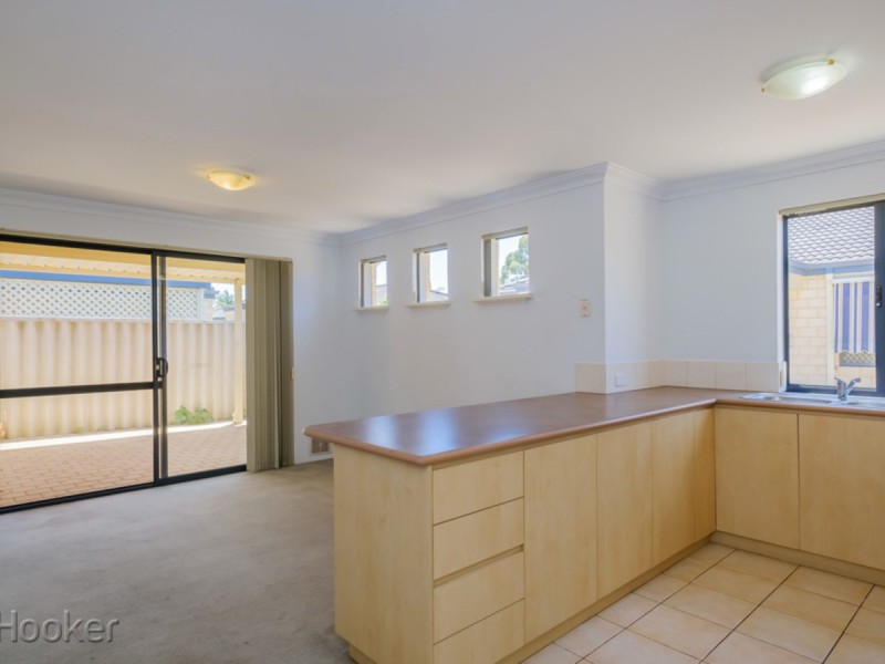 2/10 Leslie Street, Cannington WA 6107