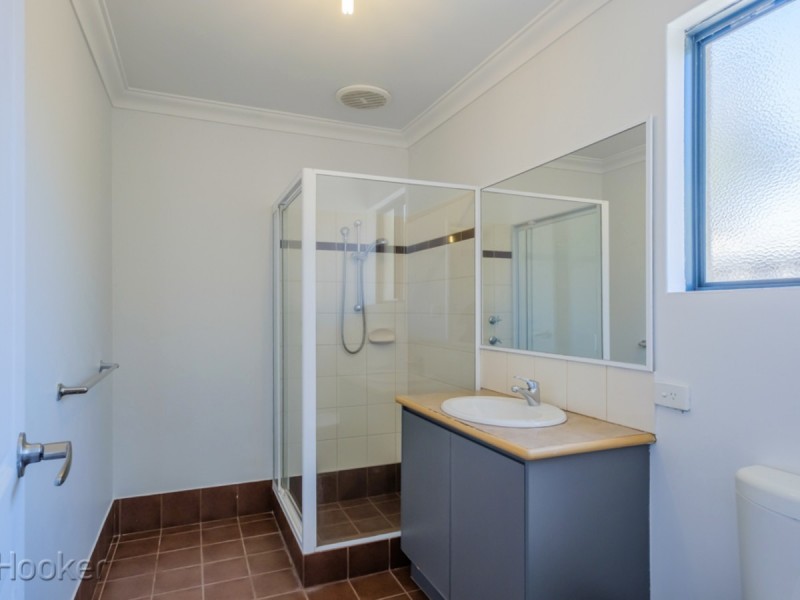 2/10 Leslie Street, Cannington WA 6107