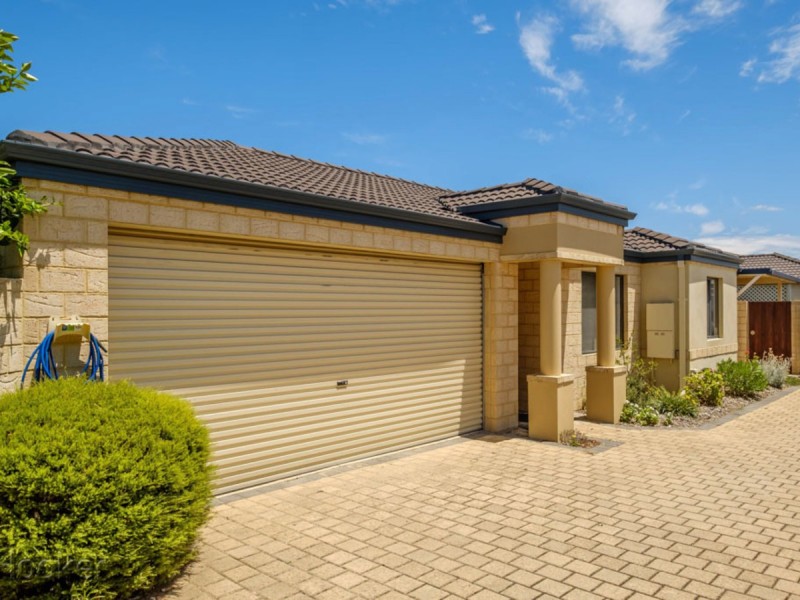 2/10 Leslie Street, Cannington WA 6107
