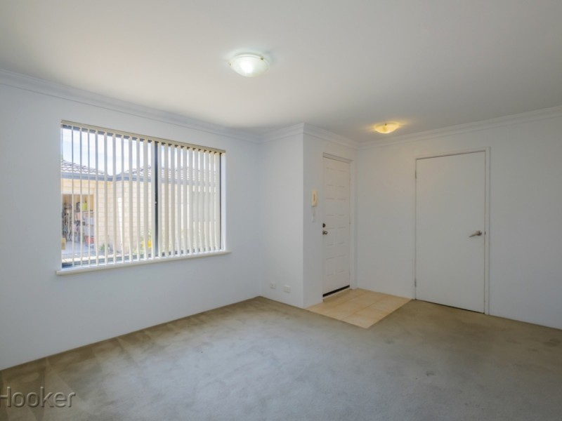 2/10 Leslie Street, Cannington WA 6107