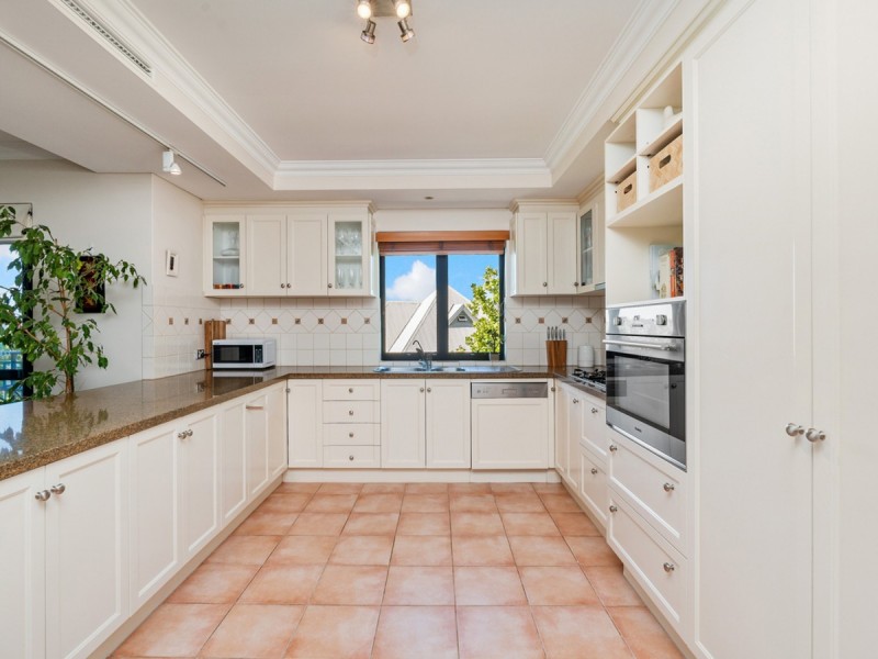 9/35 Haig Park Circle, East Perth WA 6004