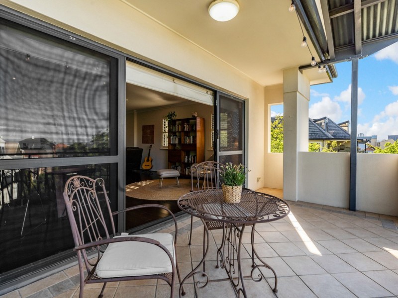 9/35 Haig Park Circle, East Perth WA 6004