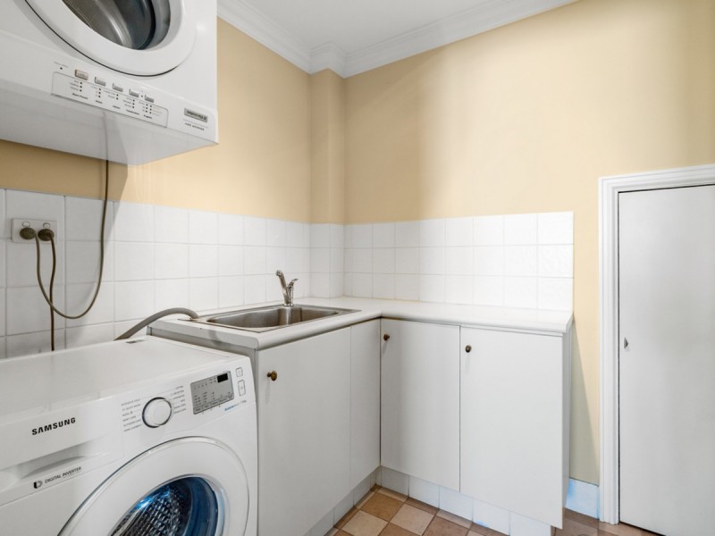 9/35 Haig Park Circle, East Perth WA 6004