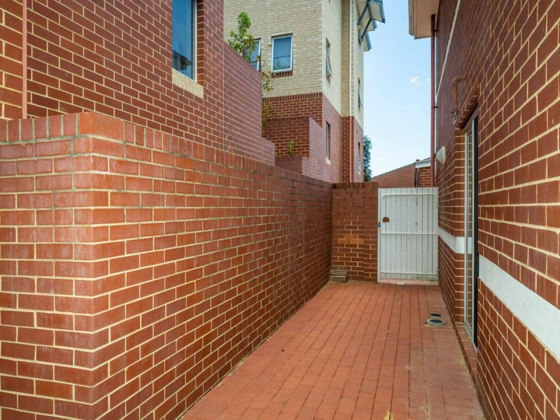 2/55 Wellington Street, East Perth WA 6004