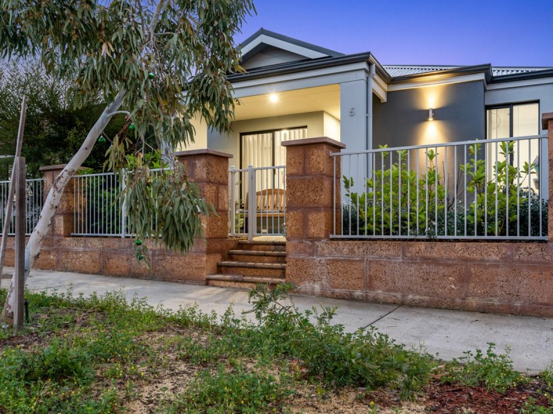 5 Antina Road, Banksia Grove WA 6031