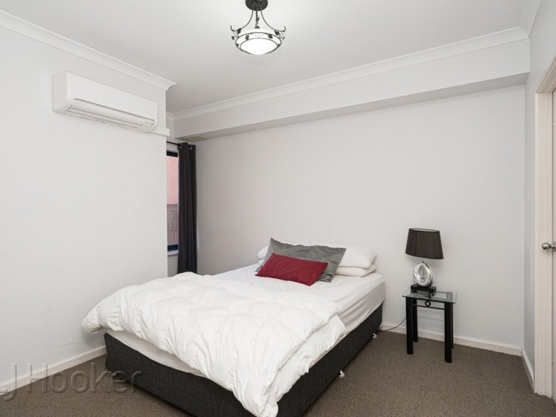 20/11 Regal Place, East Perth WA 6004