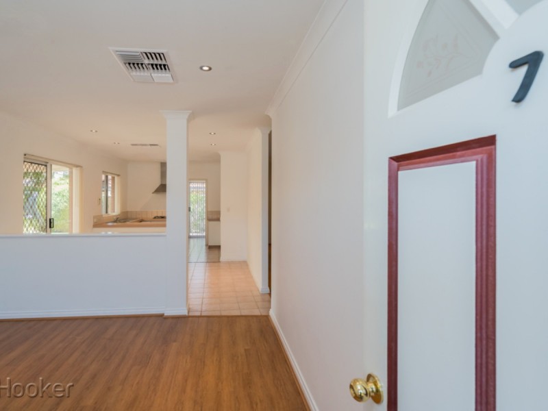 7/27 Mosiac Street East, Shelley WA 6148