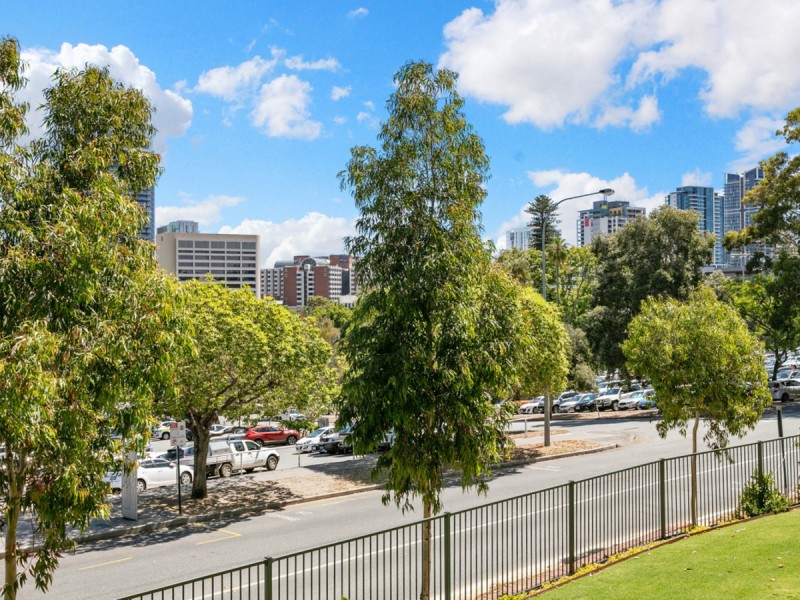 4/38-42 Waterloo Crescent, East Perth WA 6004