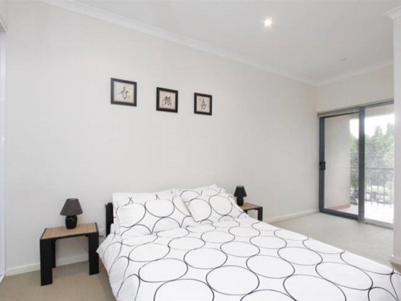 8/24 Saunders Street, East Perth WA 6004