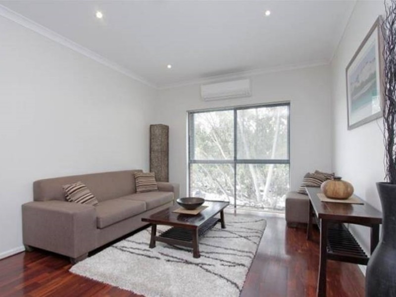 8/24 Saunders Street, East Perth WA 6004