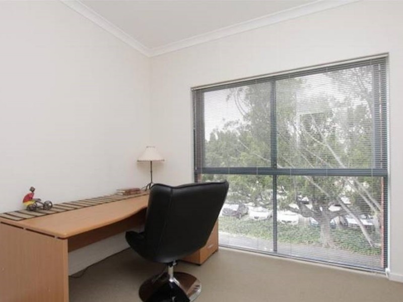 8/24 Saunders Street, East Perth WA 6004