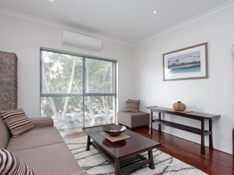 8/24 Saunders Street, East Perth WA 6004